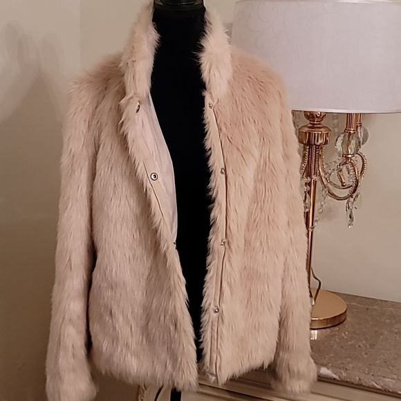 Plush Faux Fur Jacket - Picture 7 of 14